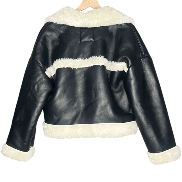 Abercrombie & Fitch Cropped Vegan Leather Sherpa oversized Jacket Size Medium - Picture 4 of 9
